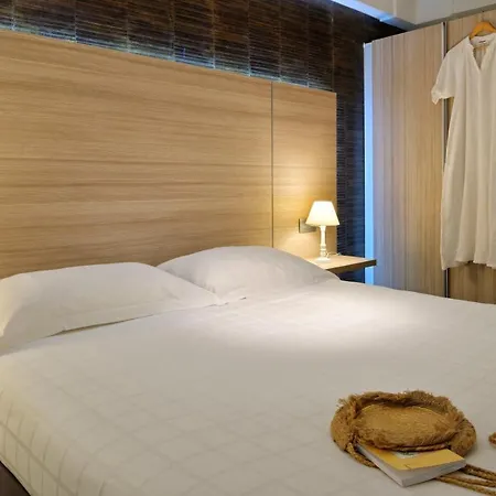 L'escale Cote Port Hotell LʼÎle-Rousse