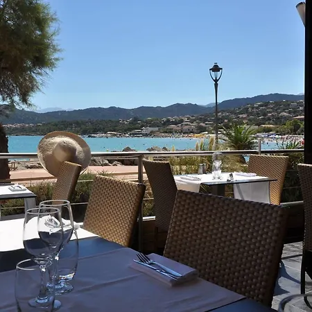 L'escale Cote Port 3*