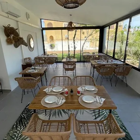 L'escale Cote Port Hotel 3*