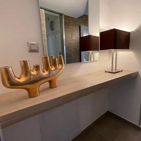 L'escale Cote Port Hotel LʼÎle-Rousse