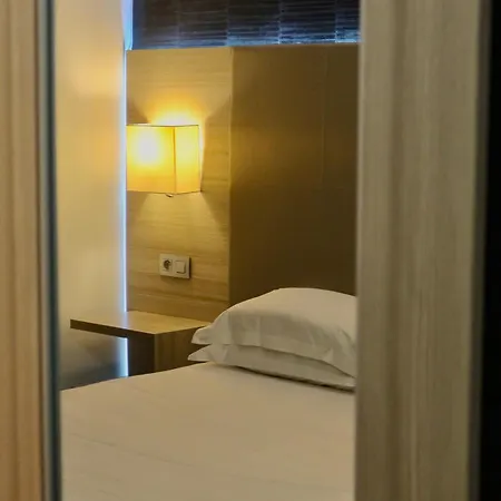 Hotell L'escale Cote Port 3*