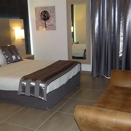 L'escale Cote Port Hotel 3*