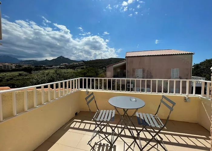 L'escale Coté Port 3* LʼÎle-Rousse