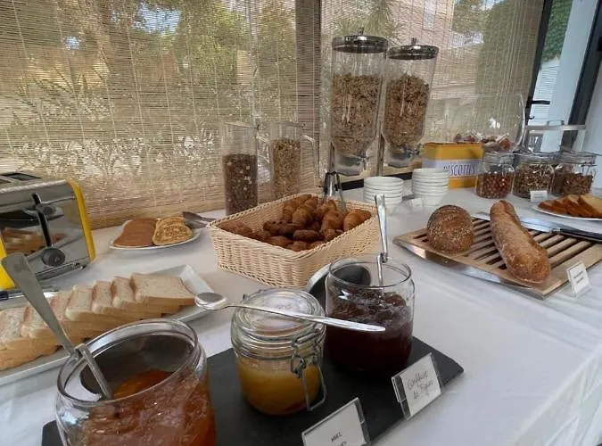 Hotell L'escale Cote Port 3*