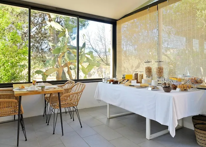 L'escale Coté Port 3* LʼÎle-Rousse