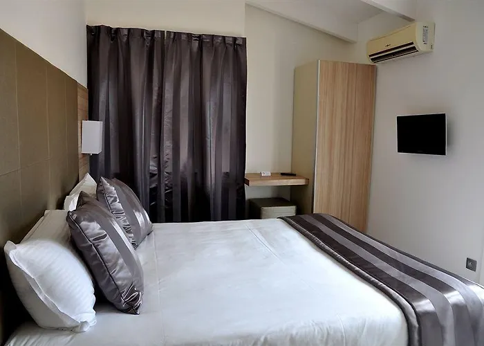 Hotell L'escale Cote Port LʼÎle-Rousse
